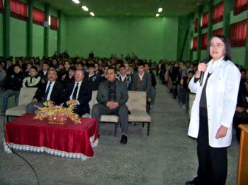 AYHAN ÖZKAN - Sungurlu'da Tütün ve İnsan Sağlığı Hakkında Konferans