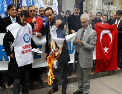 Türkiye Kamu-sen Üyeleri Fransız Ürünlerini Yaktı