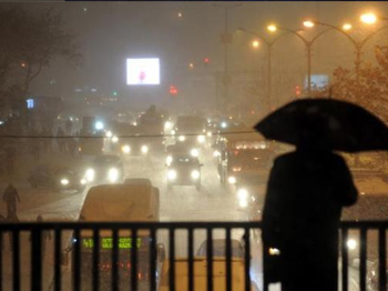 Başkent'te Yoğun Kar Yağışı Trafiği Felç Etti
