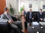 KOCAELISPOR - İzmit Belediye Başkanı Doğan Gençlik ve Spor Genel Müdürü Baykan'ı Ziyaret Etti