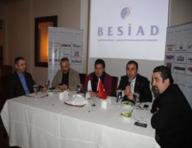 Besiad Yeni Yüzüyle Göörücüye Çıktı