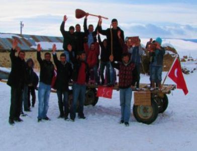 Çıplaklı Köylülerinden Sarkozy Protestosu