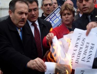 Kamu Sen: Fransa'nın Küstahlığını Türk Milleti Asla Unutmayacak