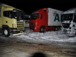 Kaza Yapan Tır, Yozgat - Alaca Karayolunu 1 Saat Ulaşıma Kapadı