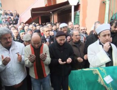 Sanatçı Ünsal Emre Son Yolculuğuna Uğurlandı