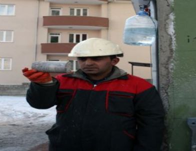 Van'da Orta Hasarlı Binalara Detaylı İnceleme