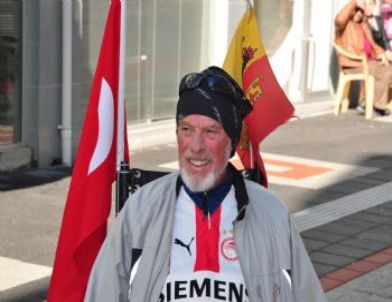 Dünya Barışı İçin Bisikleti İle 52 Ülke Gezdi