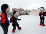 Erzurum'da Maskotların Kartopu Eğlencesi