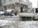 TEVFİK GÖKSU - Esenler Belediyesi'nde 24 Saat 'kar' Mesaisi