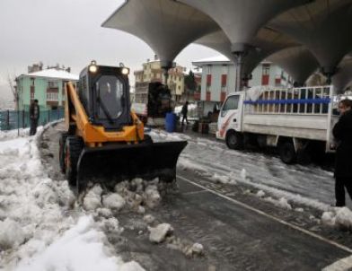 Yenimahalle'de Kaldırımlar Güvenli