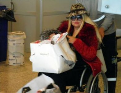 Banu Alkan Ayağını İncitti