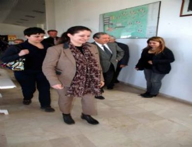 Engel Tanımayan Vekil Pavey İşitme Engelli Ailelere Moral Verdi