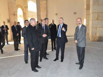 HACı FEVZI AKDOĞAN - Vali Ata Nizip'in Tarihi Yerlerini Gezdi