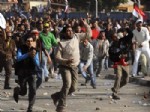 Kahire'de 'Devrim Sonrası Ortadoğu' Tartışıldı