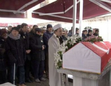 Keriman Halis Ece Son Yolculuğuna Uğurlandı