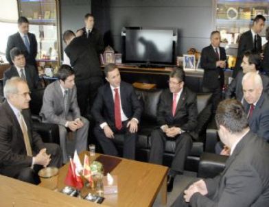 Makedonya Başbakanı, Türk İşadamlarını Ülkesine Yatırım İçin Davet Etti