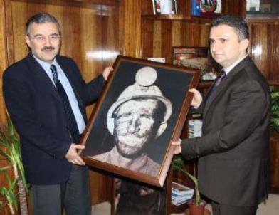 Vali Ayyıldız, Gmis'e Başsağlığı Diledi