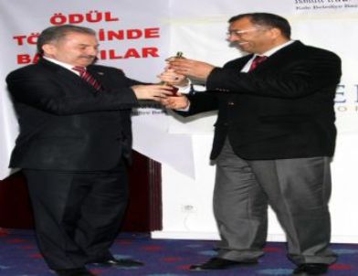 Yılın Valisi Seçilen Kenan Çitfçi Ödülünü Aldı
