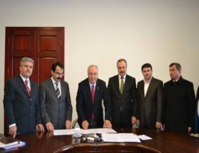 Manisalı Hayırseverlerin Eğitime Desteği Sürüyor