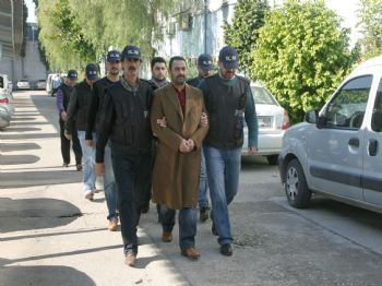 Adana'da Çete Operasyonu: 5 Gözaltı