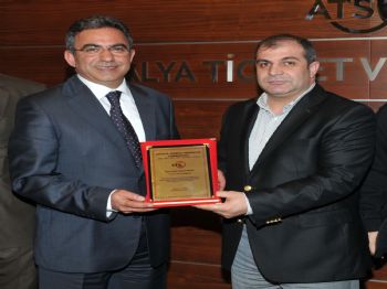 OSMAN BUDAK - Anadolu Dernekleri'nden Budak'a Teşekkür Plaketi