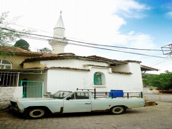 İZMIR ÜNIVERSITESI - Tire'de Tek Çatı Altında İki Din
