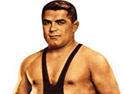 Yaşar Doğu, kabri başında anılacak