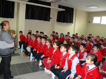 MAVISEL YENER - Yazar Mavisel Yener Ülkem Koleji'nde