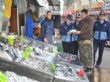 Zabıtadan Yüksek Sesle Satış Yapan Balıkçılara Ceza