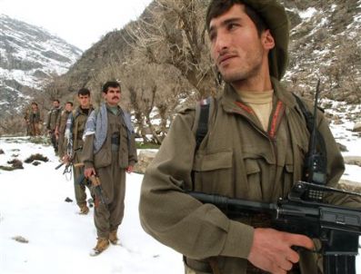4 PKK'lı terörist daha teslim oldu
