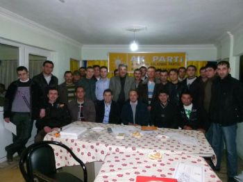 YAŞAR KESKIN - Ak Partili Gençlere Teşekkür Belgesi