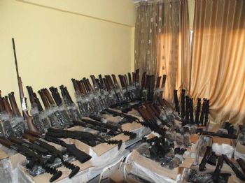 Belen'de 500 Ruhsatsız Av Tüfeği Ele Geçirildi