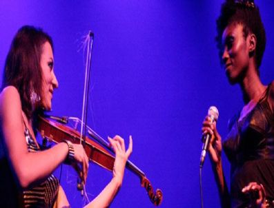 ÜLKÜ TAMER - Bunlardan biri mutlaka uyar!