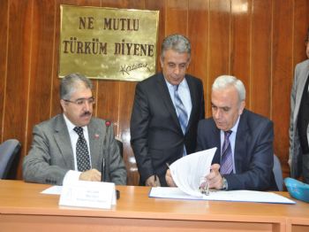 ALI ÇıNAR - Daka'da İmza Töreni