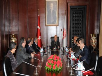 AYHAN SEFER ÜSTÜN - Enderun Eğitim Vakfı ve İlkadım Dergisi Yöneticilerinden Ziyaret