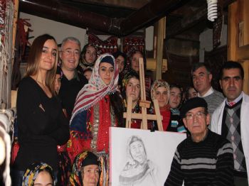 OZAN BALCı - Köylüler Ressamla Tanıştı