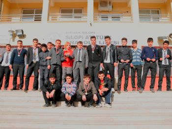 Silopi Atatürk Anadolu Lisesi'nde Kupa Töreni