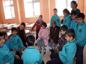 Vanlı Depremzede Öğrencilere Midyat’ta Psikolojik Destek