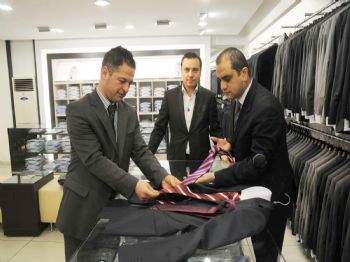 VEYSEL TIRYAKI - Altındağ Belediyesi’nden Personeline Giyim Çeki