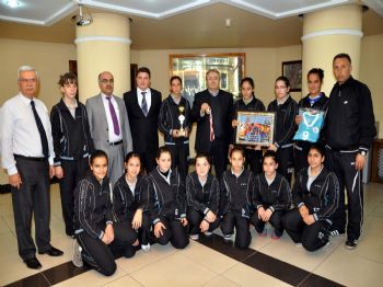 ORHAN ATALAY - Beyzbolculardan Nazilli Belediyesi’ne Teşekkür Ziyareti