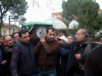 FIKRET AKOVA - Burhaniye’de Şişman Gedik’in Ölümü Üzdü