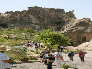 MUSTAFAPAŞA - Kapadokya Bölgesini 2011 Yılında 2 Milyon 512 Bin Turist Ziyaret Etti