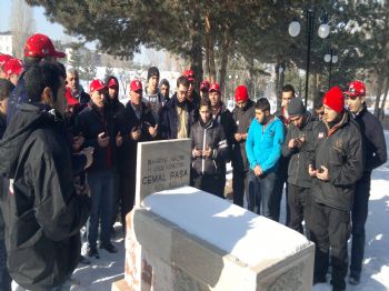 Lübnanlı İzciler Erzurum’da Cemal Paşa’nın Mezarını Ziyaret Etti