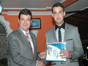 NAIL ANLAR - Paraşütçüler Sertifikalarını Aldı