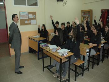 ERCAN YILMAZ - Sakarya'da Lise Öğrencileri, Bireysel Silahsızlanmaya Karşı Başlattıkları Proje İle, Köylerde Muhtarlar İle Düğünlerde Silah Atılmaması Konusunda Anlaşma İmzalıyor