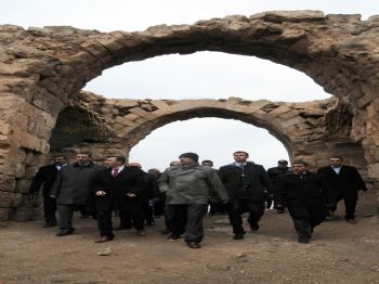 SERKAN KEÇELI - Tarihi Harran Kalesi ve Surları Onarılıyor