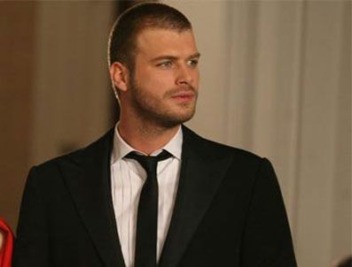 ZÜLFÜ LİVANELİ - Bonkör Kıvanç tablo aldı