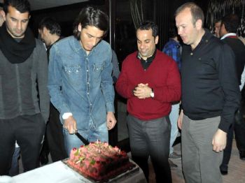 ABDULLAH ERCAN - Gaziantepsporlu Yasin Pehlivan'a Doğum Günü Sürprizi