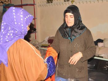 KUTLAY - Gönüllü Kuruluşlar Aşevi'nden Van Depremzedelerine Yemek Yardımı