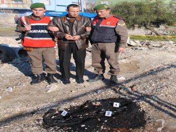 DÖRTLER - Katiliyle Aynı Karede